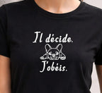 Zoom motif bouledogue français en vinyle blanc sur t-shirt bio femme noir
