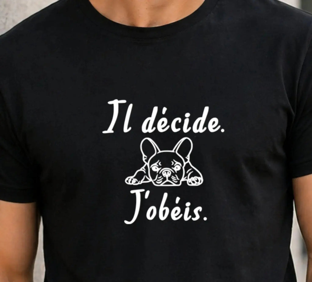 Zoom motif bouledogue français en vinyle blanc sur t-shirt bio homme noir