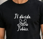 Zoom motif bouledogue français en vinyle blanc sur t-shirt bio homme noir