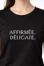 T-shirt bio femme Affirmée Délicate détail blanc vue rapprochée T Shirts et plus