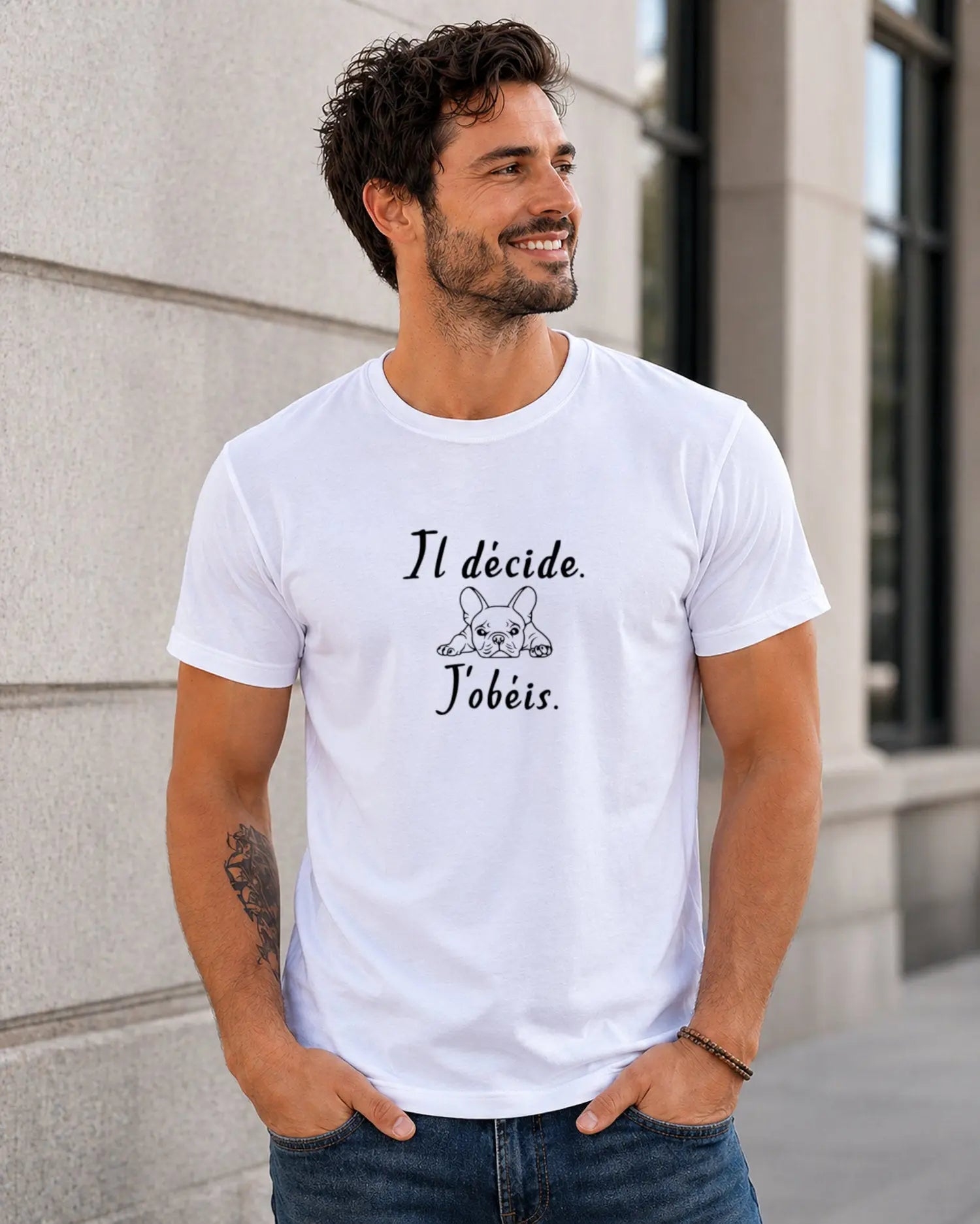 T-shirt bio homme bouledogue français "il décide. J'obéis" blanc